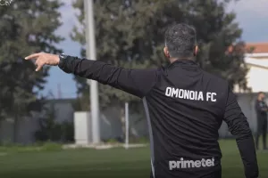 Τους δείχνει τον δρόμο… 