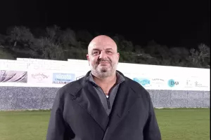 Πρόεδρος: "Για ακόμα μια φορά με κάνετε ΠΕΡΗΦΑΝΟ"