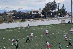 Εξάρα και σταθερά στην κορυφή!