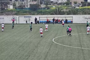 Εξάρα και σταθερά στην κορυφή!