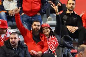 (Φωτορεπορτάζ) Ο κόσμος της Νέας Σαλαμίνας στο "Αμμόχωστος"