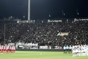 Συνελήφθη 23χρονος που έριξε κροτίδα στον αγώνα ΠΑΟΚ – Ολυμπιακός