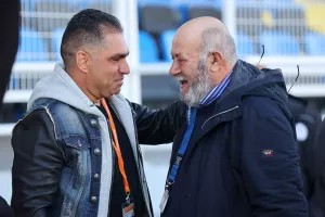 Κίκης/Σταύρος