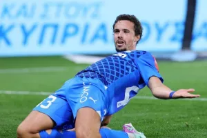 Απόλλων - ΑΕΚ: Στα μπλε η πρόκριση με ανατροπή... Σάντος-Μάρκες! (φώτος)