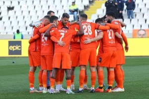 ΑΠΟΕΛ-Καρμιώτισσα: Ξέσπασε στο Β’ ημίχρονο και κράτησε το +4