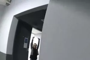 Αστυνομικοί στο Λος Άντζελες σκότωσαν άνδρα που κρατούσε (φονικό) πλαστικό πιρούνι