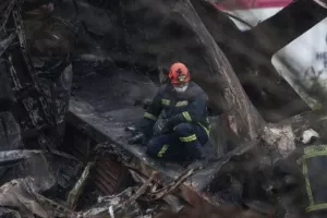 Τέμπη, ένας χρόνος μετά: 13 λεπτά στις ράγες προς τον θάνατο
