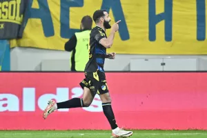 ΑΕΛ-ΑΠΟΕΛ: "Χ"ωρίς νικητή και... συγκατοίκηση στην κορυφή (Φώτος)