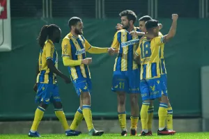 Δόξα-ΑΠΟΕΛ: Πήρε την... ουσία και την πρωτιά (Φώτος)