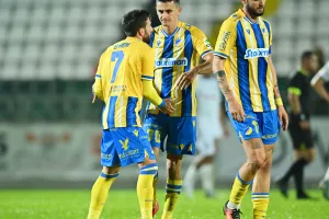 Δόξα-ΑΠΟΕΛ: Πήρε την... ουσία και την πρωτιά (Φώτος)