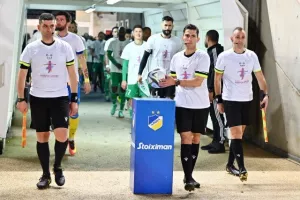 ΑΠΟΕΛ-Άρης: Ο Ντονγκαλά έβαψε την κορυφή γαλαζοκίτρινη! (Φώτος)