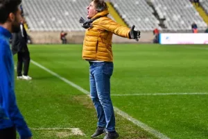 ΑΠΟΕΛ-Άρης: Ο Ντονγκαλά έβαψε την κορυφή γαλαζοκίτρινη! (Φώτος)