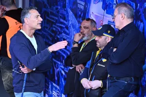 Προεδρικό πηγαδάκι! (Φώτος)