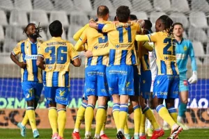ΑΠΟΕΛ - ΑΕΚ: Ματσάρα με τέσσερα γκολ, έντονες συγκινήσεις και "Χ"ωρίς νικητή (Φώτος)