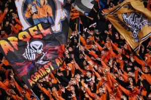 ΑΠΟΕΛ - ΑΕΚ: Ματσάρα με τέσσερα γκολ, έντονες συγκινήσεις και "Χ"ωρίς νικητή (Φώτος)