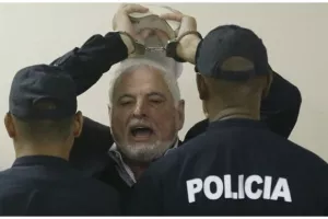 Η κυβέρνηση του Παναμά απαγορεύει στον πρώην πρόεδρο Μαρτινέλι να εγκαταλείψει τη χώρα