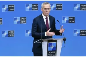 Κάλεσμα Στόλτενμπεργκ στους Ευρωπαίους για αύξηση της παράδοσης όπλων στην Ουκρανία