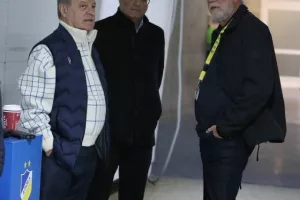 ΑΠΟΕΛ - ΑΕΚ: Ματσάρα με τέσσερα γκολ, έντονες συγκινήσεις και "Χ"ωρίς νικητή (Φώτος)