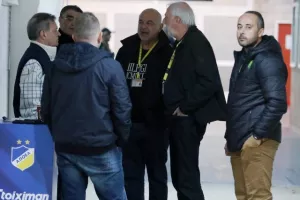 ΑΠΟΕΛ - ΑΕΚ: Ματσάρα με τέσσερα γκολ, έντονες συγκινήσεις και "Χ"ωρίς νικητή (Φώτος)