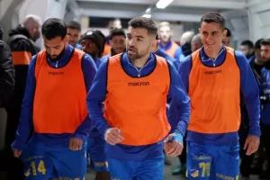 ΑΠΟΕΛ - ΑΕΚ: Ματσάρα με τέσσερα γκολ, έντονες συγκινήσεις και "Χ"ωρίς νικητή (Φώτος)