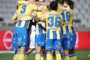 ΑΠΟΕΛ - ΑΕΚ: Ματσάρα με τέσσερα γκολ, έντονες συγκινήσεις και "Χ"ωρίς νικητή (Φώτος)