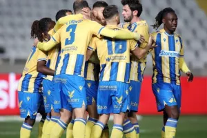 ΑΠΟΕΛ - ΑΕΚ: Ματσάρα με τέσσερα γκολ, έντονες συγκινήσεις και "Χ"ωρίς νικητή (Φώτος)