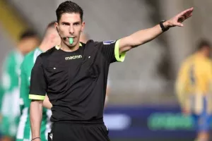 ΑΠΟΕΛ-Άρης: Ο Ντονγκαλά έβαψε την κορυφή γαλαζοκίτρινη! (Φώτος)