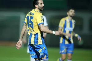 Δόξα-ΑΠΟΕΛ: Πήρε την... ουσία και την πρωτιά (Φώτος)