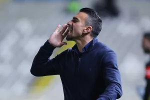Με υπόσταση και σεβασμό!