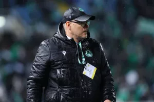 Επαναφέρει το 4-3-3; 