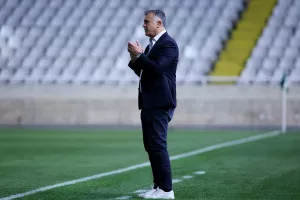 Ομόνοια-ΑΕΖ: Πρόκριση με τριάρα και δοκιμές (φώτος)
