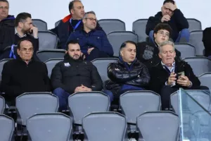 Απόλλων - ΑΕΛ: Ντέρμπι με τα ΟΛΑ του και... γαλάζια πρόκριση! (Φώτος)