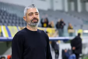 Απόλλων - ΑΕΛ: Ντέρμπι με τα ΟΛΑ του και... γαλάζια πρόκριση! (Φώτος)