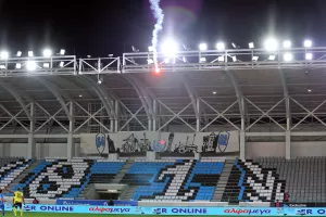 Φωτοβολίδα προσγειώθηκε εντός γηπέδου! (ΦΩΤΟΣ/Kerkida)