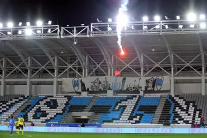 Φωτοβολίδα προσγειώθηκε εντός γηπέδου! (ΦΩΤΟΣ/Kerkida)