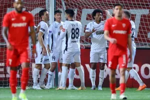 Νέα Σαλαμίνα - Πάφος: Παφίτικη... ραψωδία (Φώτος)