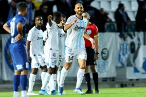 35 παιχνίδια αήττητος, 7 σερί νίκες και 16-0! 