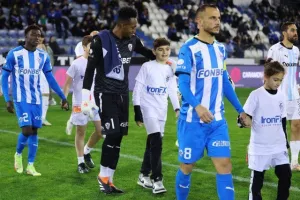 Ανόρθωση - Απόλλων: Μεγάλη νίκη με 10 παίκτες και... κλείδωσε εξάδα (Φώτος)