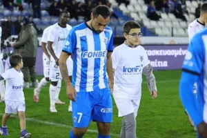 Ανόρθωση - Απόλλων: Μεγάλη νίκη με 10 παίκτες και... κλείδωσε εξάδα (Φώτος)