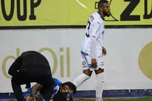 Ανόρθωση - Απόλλων: Μεγάλη νίκη με 10 παίκτες και... κλείδωσε εξάδα (Φώτος)