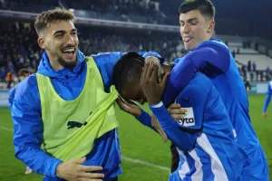 Ανόρθωση - Απόλλων: Μεγάλη νίκη με 10 παίκτες και... κλείδωσε εξάδα (Φώτος)