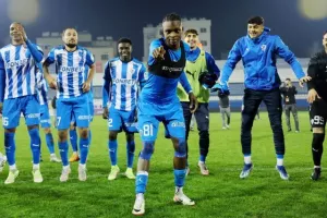 Ανόρθωση - Απόλλων: Μεγάλη νίκη με 10 παίκτες και... κλείδωσε εξάδα (Φώτος)