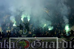 Αστυνομία: Έρευνα για κρυμμένα καπνογόνα και είδη πυροτεχνίας στην Αρένα