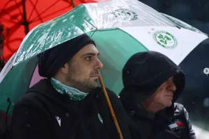 Αποθεώνει τον κόσμο της! 