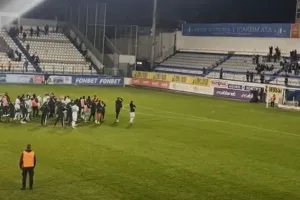 Παρατεταμένο χειροκρότημα μετά την σπουδαία πρόκριση (ΒΙΝΤΕΟ kerkida) 
