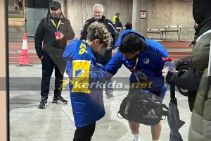 "Βίγια"/ Δέχεται αγάπη - Μοιράζει αυτόγραφα! 
