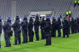 Απαγόρευση εισόδου στους αθλητικούς χώρους στους 4 συλληφθέντες για τα επεισόδια στο Απόλλων-ΑΕΛ