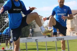 ΚΛΙΚΣ... απ' το "Αντώνης Καράς"
