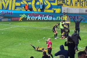 Γκολ το ΑΠΟΕΛ/ Αντικείμενα σε Πέτροβιτς - Κβιλιτάια και μικρή διακοπή (Φώτος)