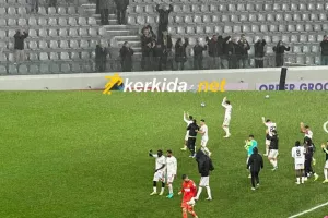 Χειροκρότημα στην βροχή! (Φώτος Kerkida)